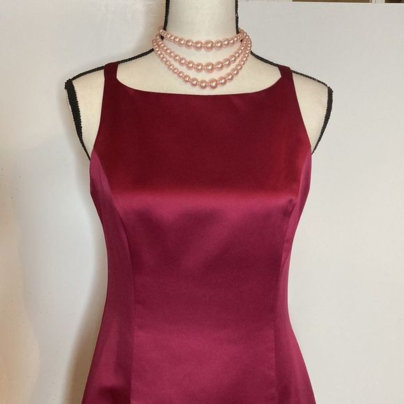 Betsy & Adams Dress Gown Burgundy with Wrap Gown Dress - Picture 3 of 16